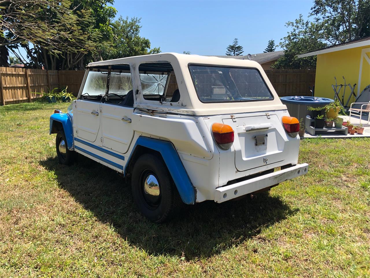 Volkswagen-Thing-1974-White-Blue-White-Blue-15