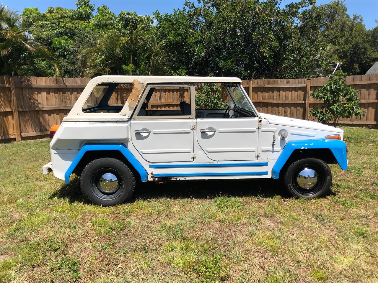 Volkswagen-Thing-1974-White-Blue-White-Blue-16
