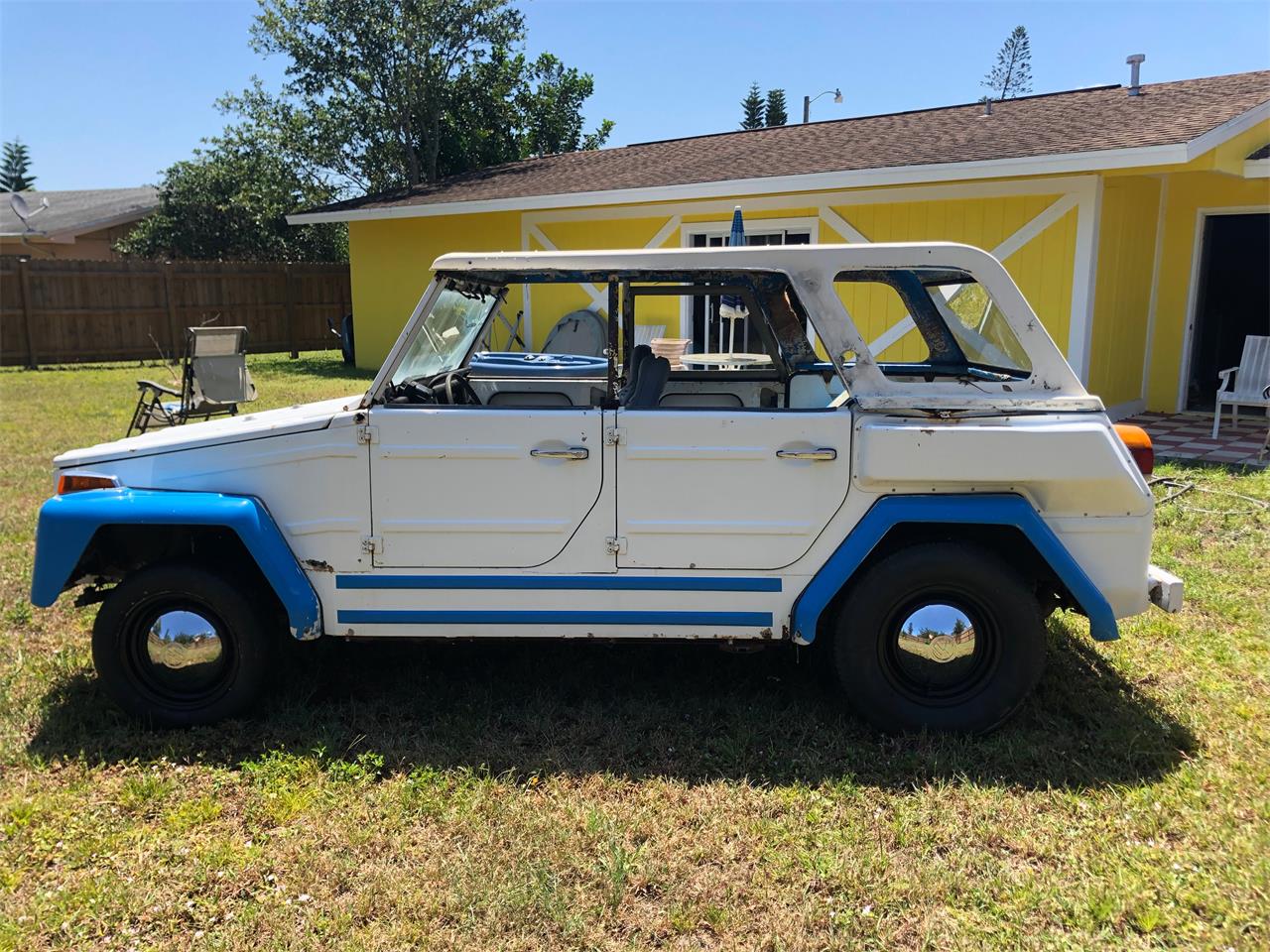 Volkswagen-Thing-1974-White-Blue-White-Blue-17