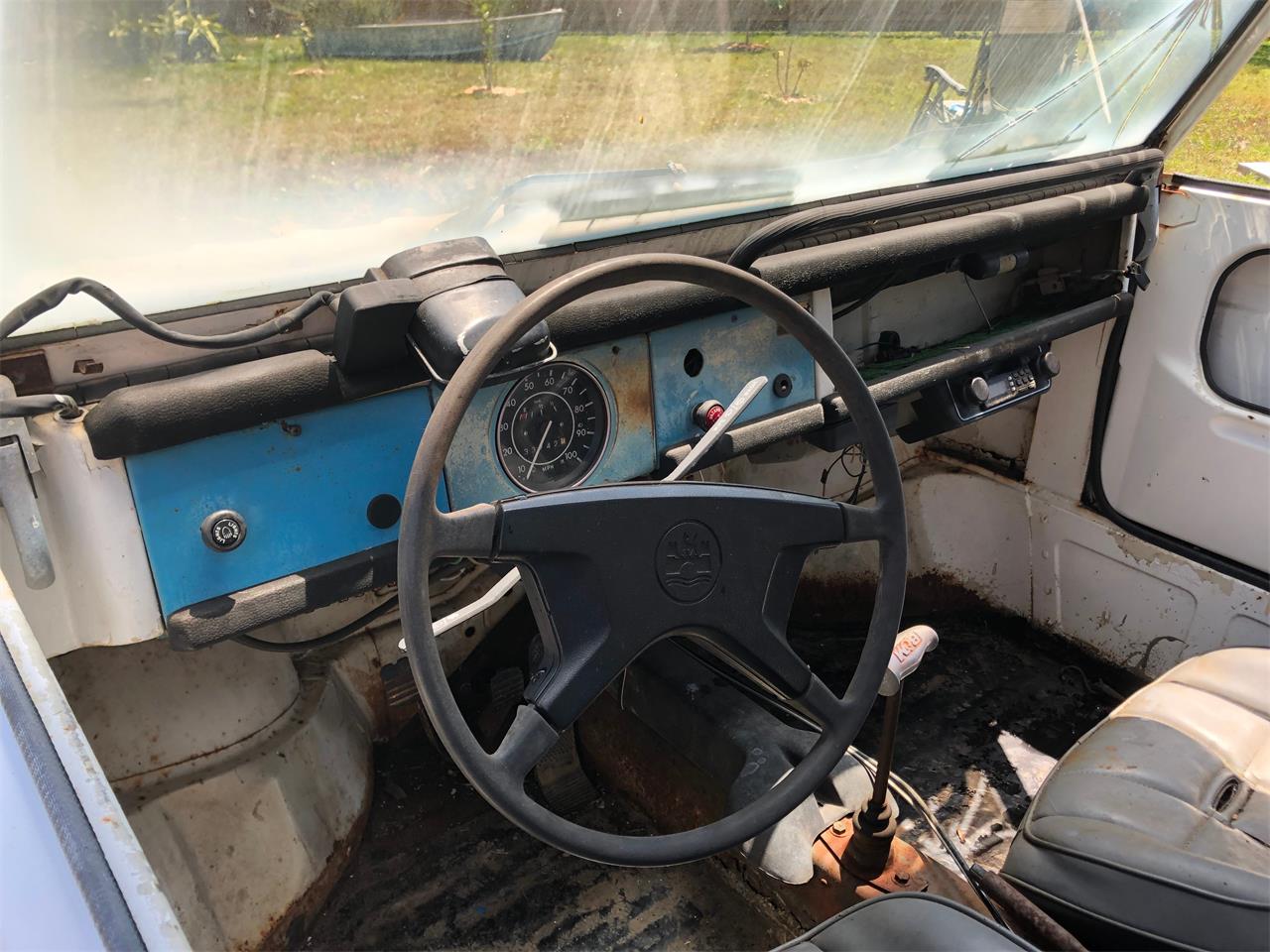 Volkswagen-Thing-1974-White-Blue-White-Blue-2