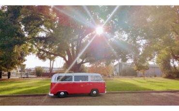 Volkswagen-Transporter-1971-Red-White-11