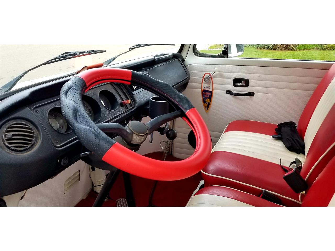 Volkswagen-Transporter-1971-Red-White-13