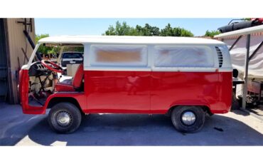 Volkswagen-Transporter-1971-Red-White-20