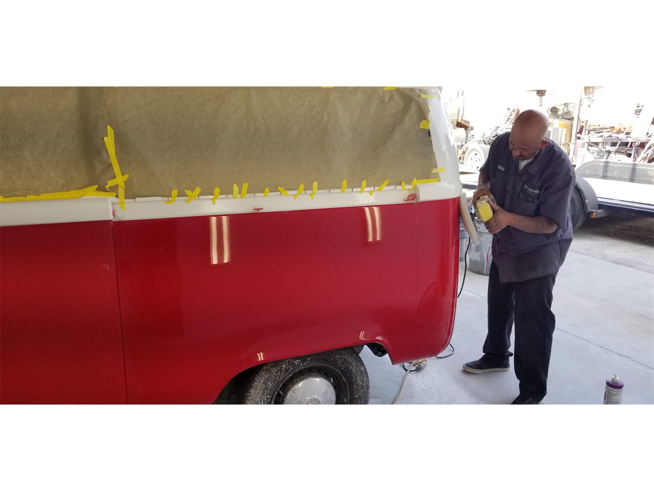 Volkswagen-Transporter-1971-Red-White-22