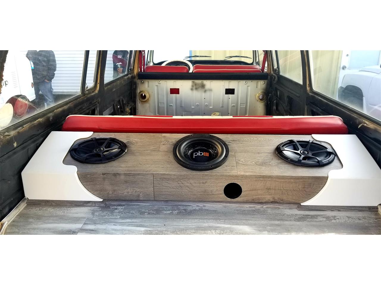 Volkswagen-Transporter-1971-Red-White-24