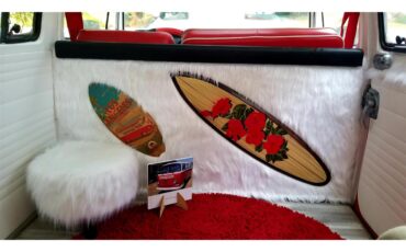 Volkswagen-Transporter-1971-Red-White-26
