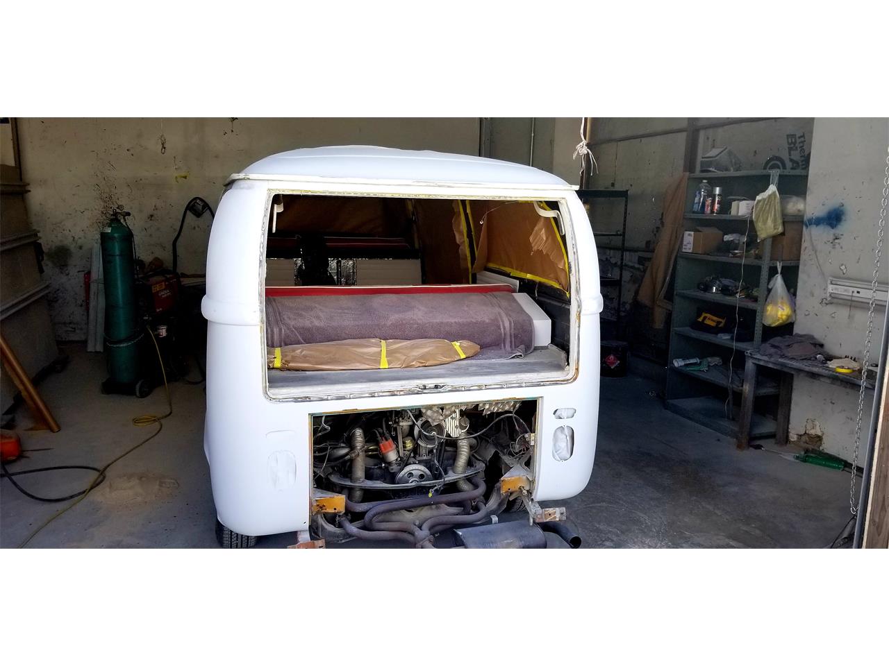 Volkswagen-Transporter-1971-Red-White-28