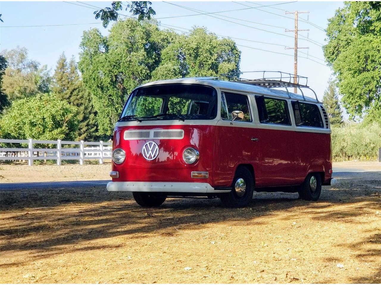 Volkswagen-Transporter-1971-Red-White-32