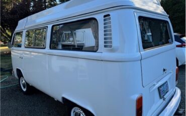 Volkswagen-Transporter-1973-White-blue-11