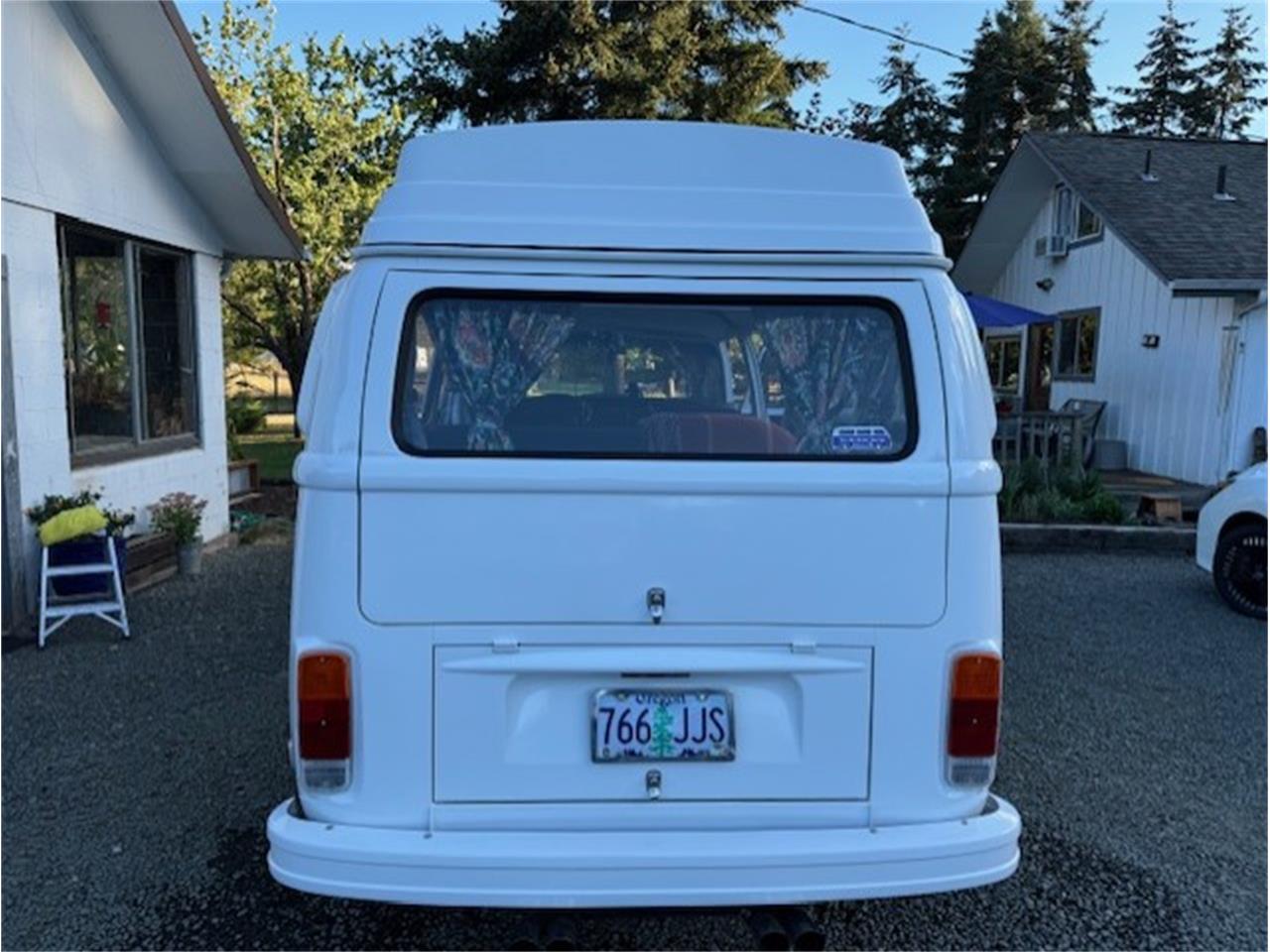 Volkswagen-Transporter-1973-White-blue-14