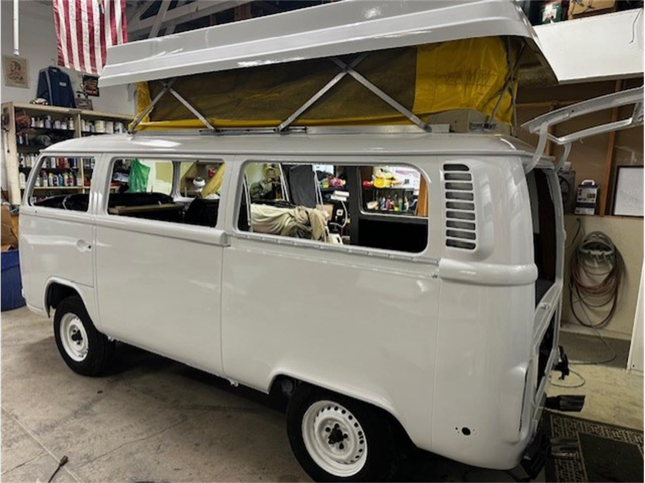 Volkswagen-Transporter-1973-White-blue-15