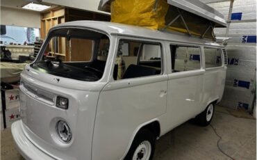 Volkswagen-Transporter-1973-White-blue-16
