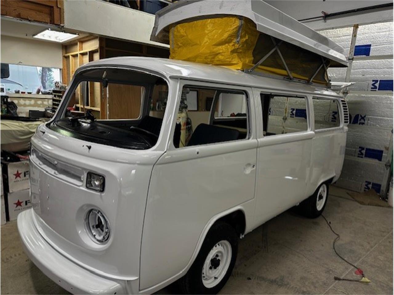 Volkswagen-Transporter-1973-White-blue-16