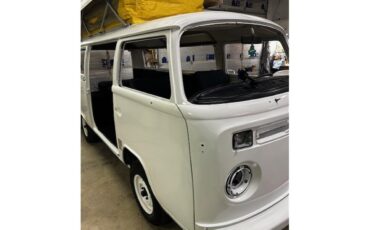 Volkswagen-Transporter-1973-White-blue-17