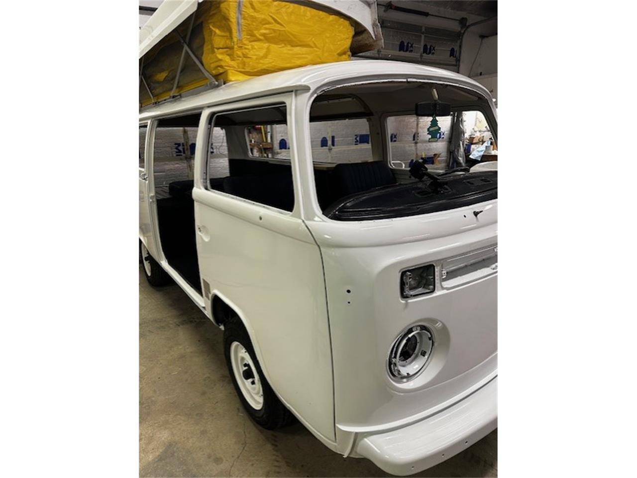 Volkswagen-Transporter-1973-White-blue-17