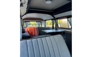 Volkswagen-Transporter-1973-White-blue-27