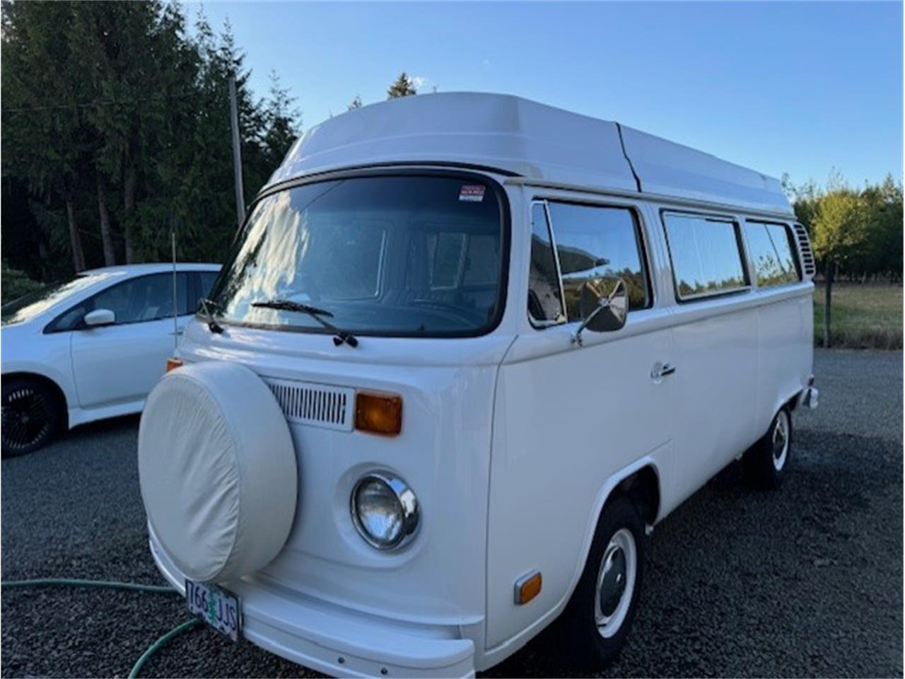 Volkswagen-Transporter-1973-White-blue-29