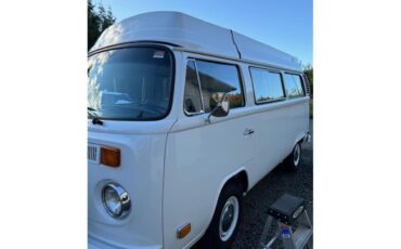 Volkswagen-Transporter-1973-White-blue