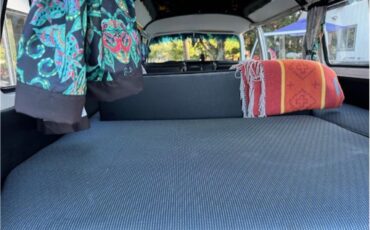 Volkswagen-Transporter-1973-White-blue-6