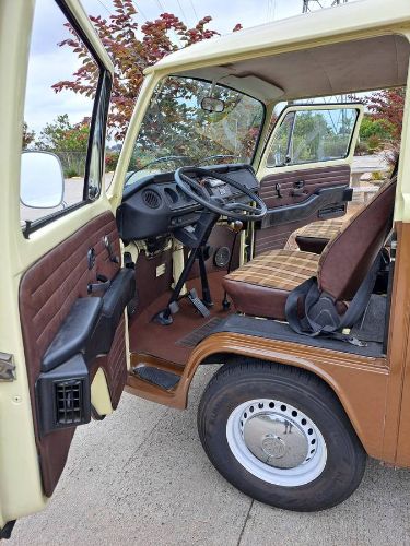 Volkswagen-Transporter-1978-11
