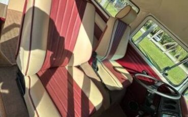 Volkswagen-Transporter-1979-Burgundy-Tan-3