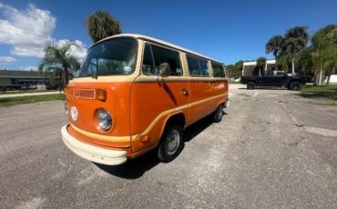 Volkswagen-Transporter-1979-Orange-10
