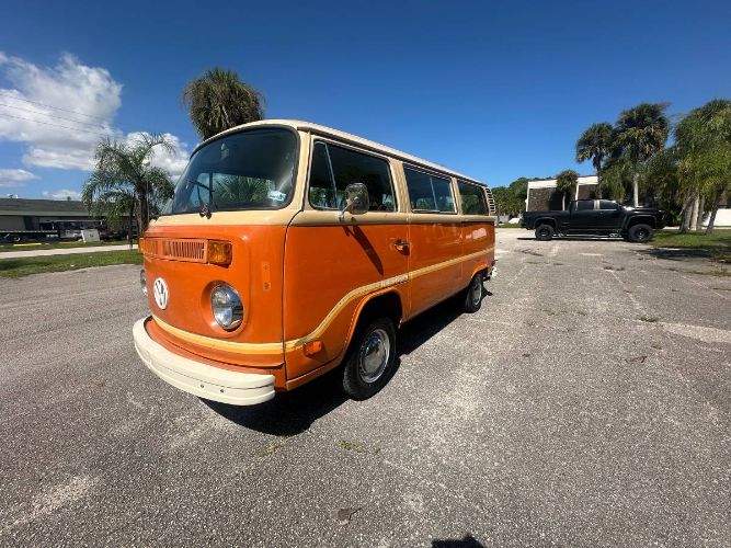 Volkswagen-Transporter-1979-Orange-10