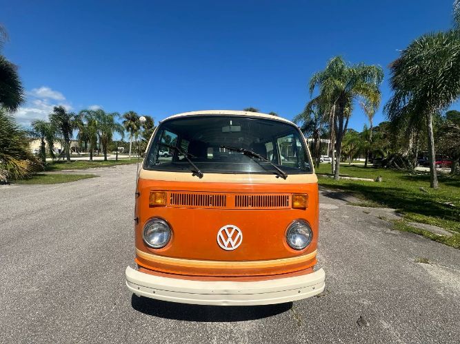 Volkswagen-Transporter-1979-Orange-11