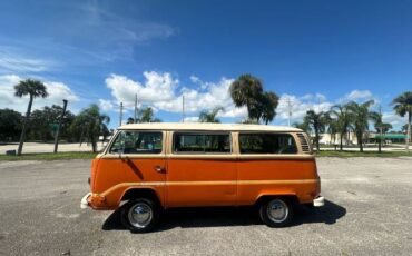 Volkswagen-Transporter-1979-Orange-13