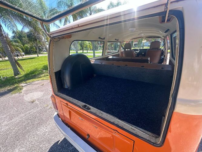Volkswagen-Transporter-1979-Orange-19