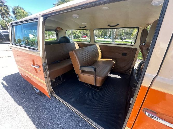 Volkswagen-Transporter-1979-Orange-21