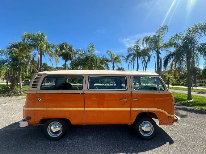 Volkswagen-Transporter-1979-Orange-3