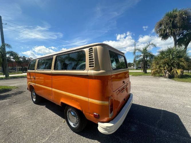 Volkswagen-Transporter-1979-Orange-8