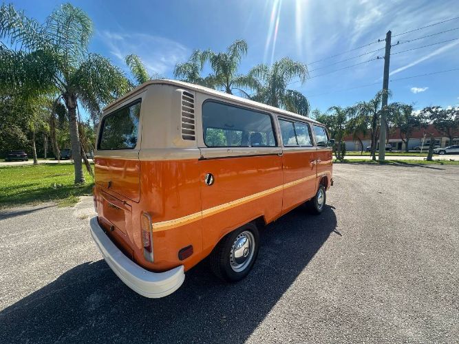 Volkswagen-Transporter-1979-Orange-9