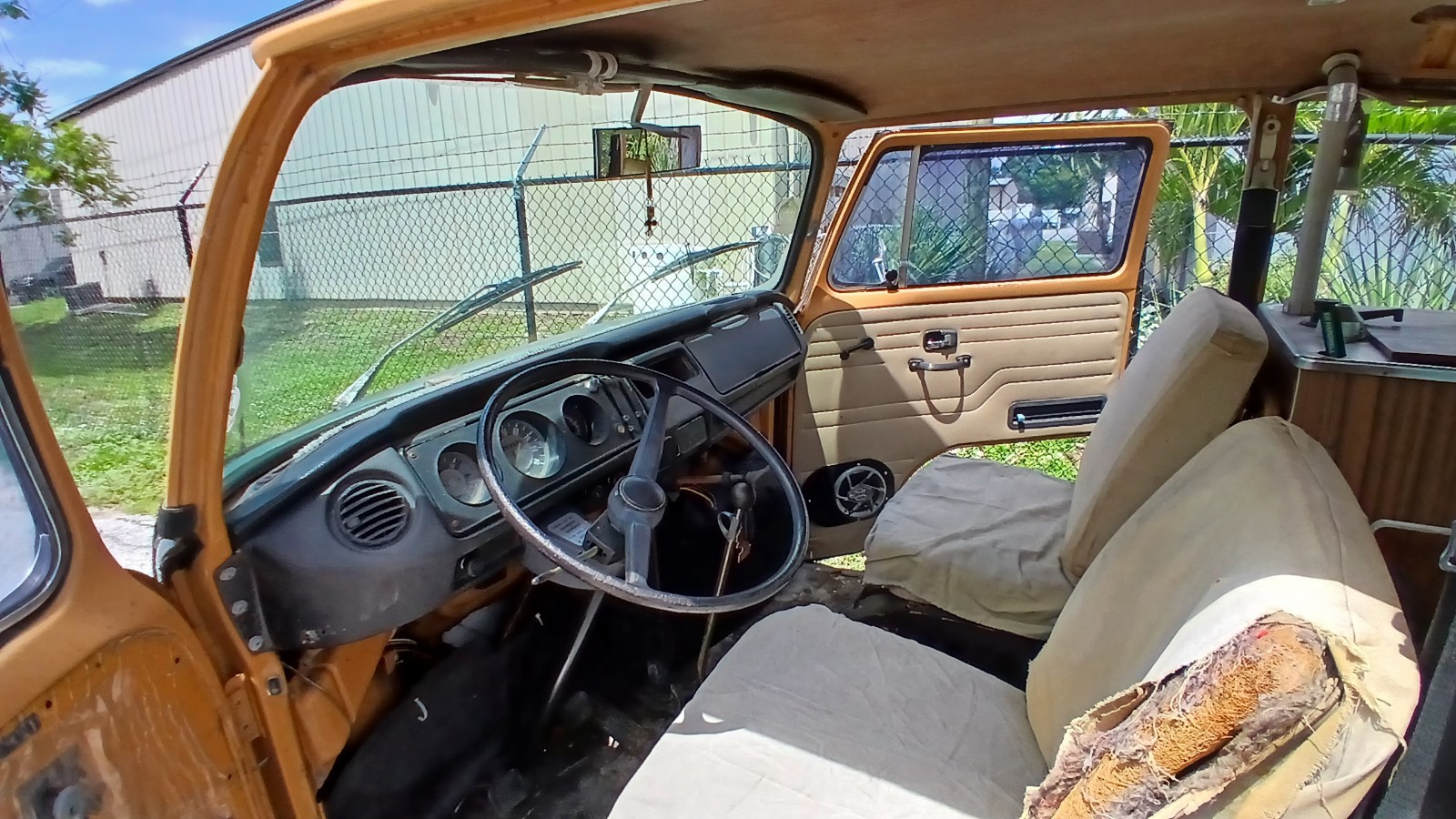 Volkswagen-Type-2-1972-11