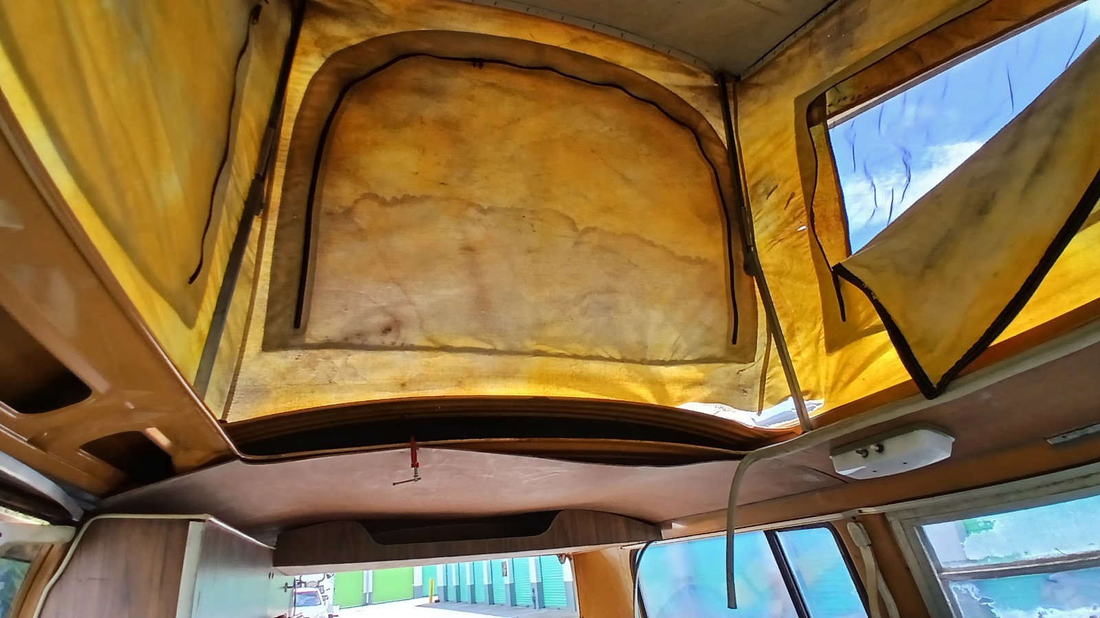 Volkswagen-Type-2-1972-16