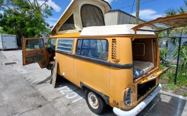 Volkswagen-Type-2-1972-2
