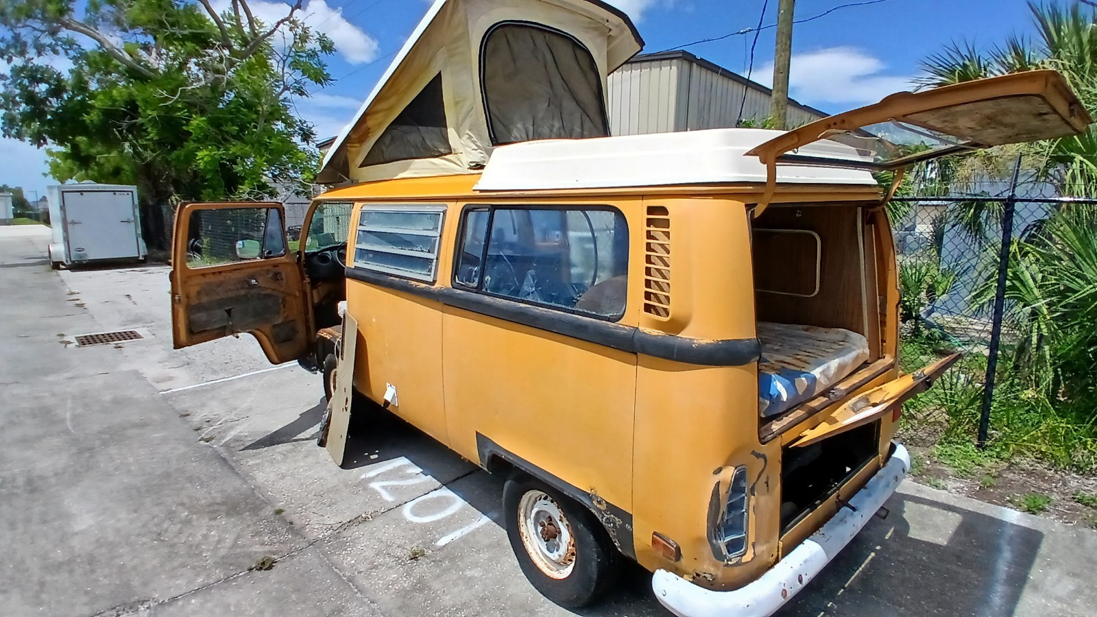 Volkswagen-Type-2-1972-2
