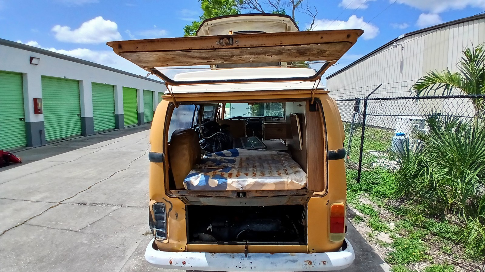 Volkswagen-Type-2-1972-29