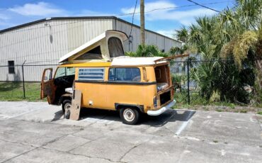 Volkswagen-Type-2-1972
