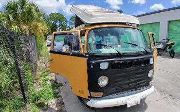 Volkswagen-Type-2-1972-4