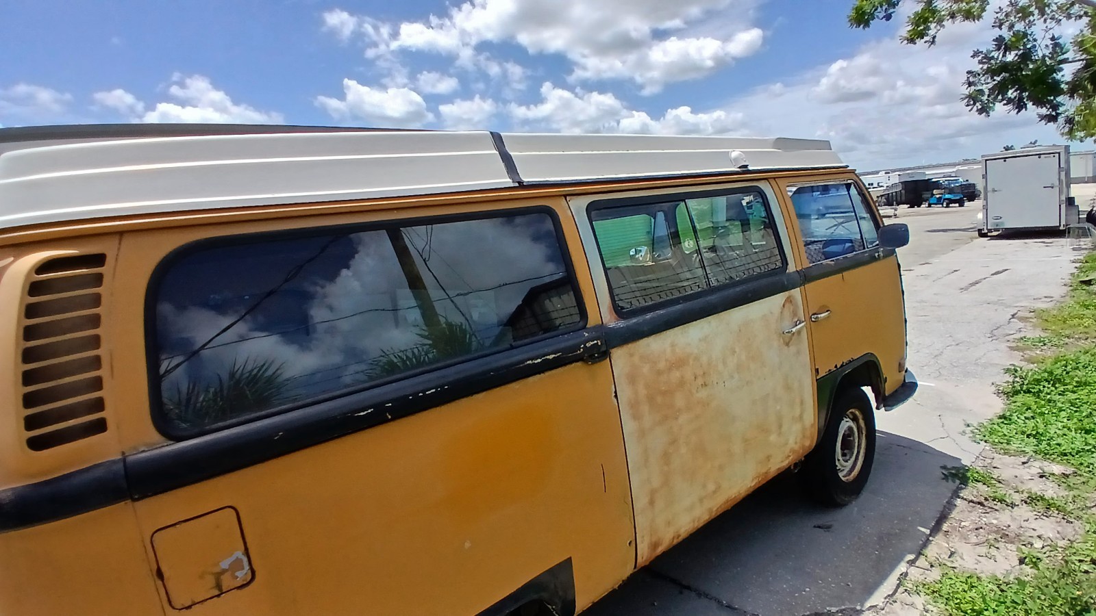 Volkswagen-Type-2-1972-8