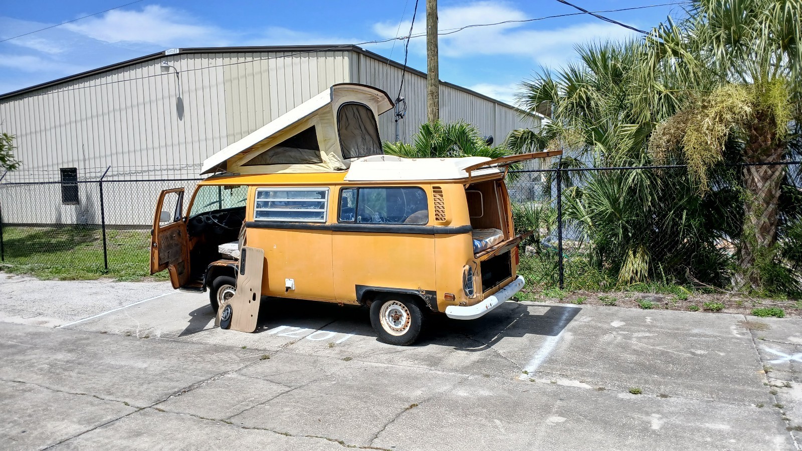 Volkswagen-Type-2-1972