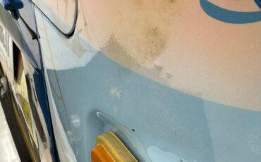 Volkswagen-Type-2-1976-Cream-Saddle-25