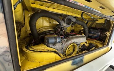 Volkswagen-Type-2-1976-Cream-Saddle-3