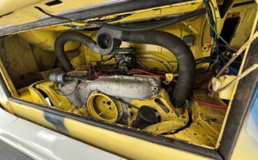Volkswagen-Type-2-1976-Cream-Saddle-5
