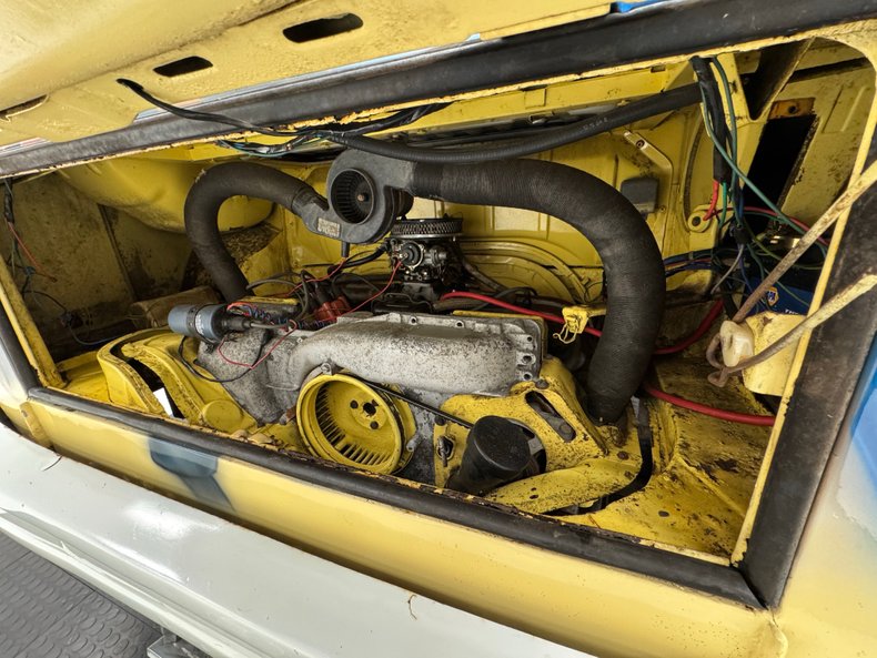 Volkswagen-Type-2-1976-Cream-Saddle-5