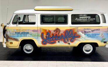Volkswagen-Type-2-1976-Cream-Saddle-6