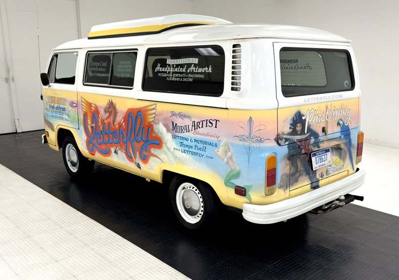 Volkswagen-Type-2-1976-Cream-Saddle-7