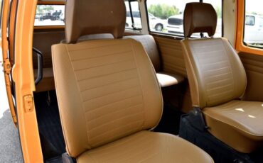 Volkswagen-Van-1977-Orange-10